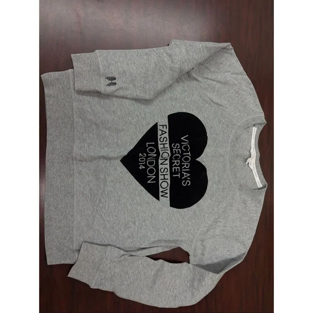 Victoria’s Secret London 2014 Fashion Show Crewneck Pullover Size Medium